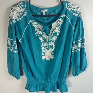 Cache Y2K Boho Chic Blue White Embroidered V neck Peasant Top Size Medium